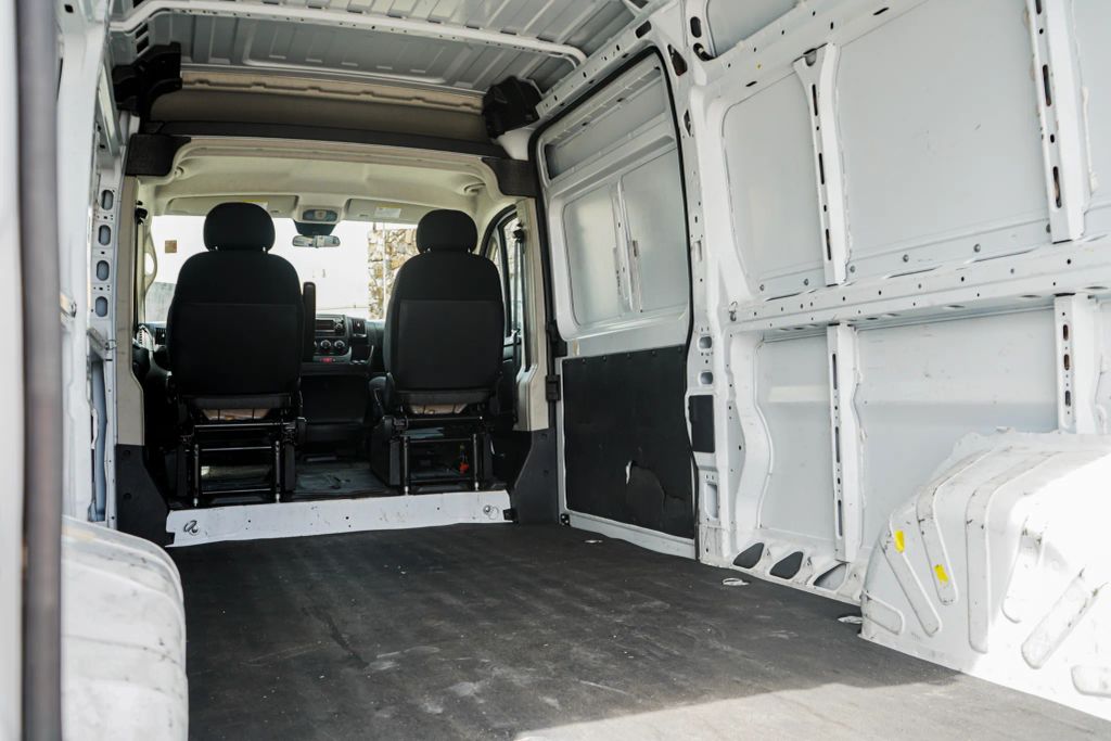 
								2021 Ram ProMaster Cargo Van 2500 High Roof Van 3D full									