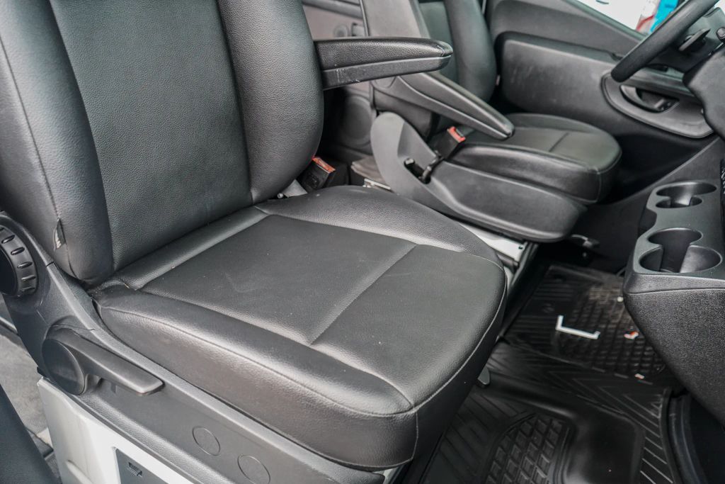 
								2021 Mercedes-Benz Sprinter 2500 Passenger High Roof w/144  WB Van 3D full									