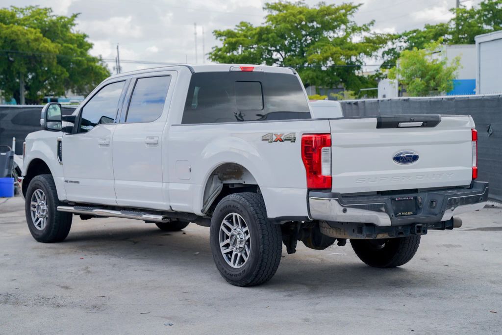 
								2019 Ford F250 Super Duty Crew Cab Lariat Pickup 4D 6 3/4 ft full									