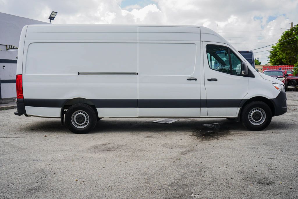 
								2023 Mercedes-Benz Sprinter 2500 Cargo High Roof w/170  WB Van 3D full									
