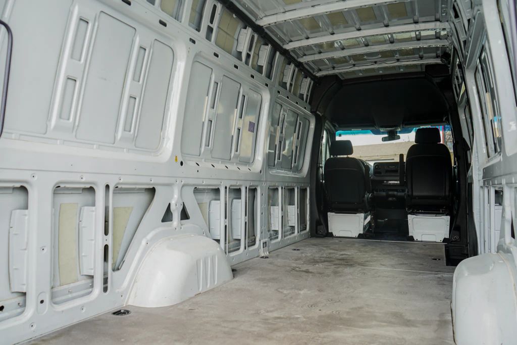 
								2023 Mercedes-Benz Sprinter 2500 Cargo High Roof w/170  WB Van 3D full									