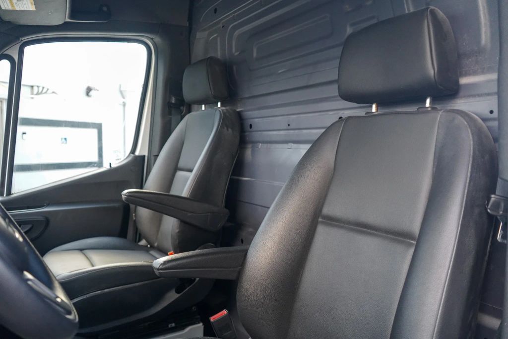 
								2021 Mercedes-Benz Sprinter 2500 Cargo High Roof w/144  WB Van 3D full									