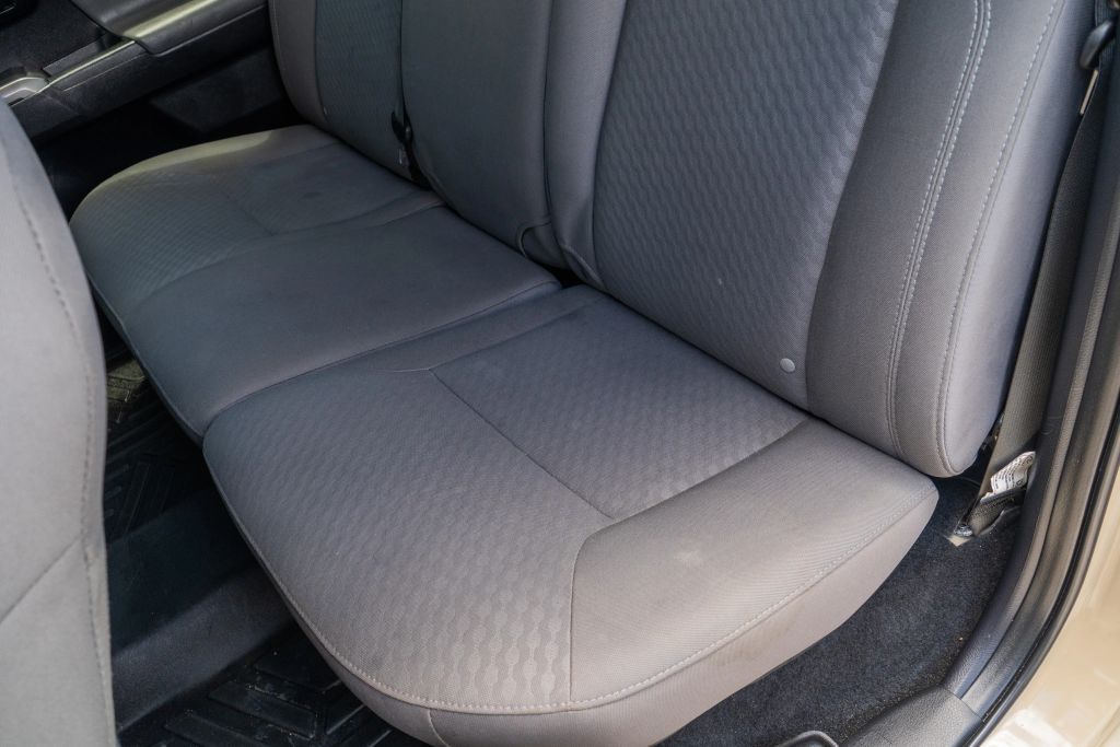 
								2020 Toyota Tacoma Double Cab SR5 Pickup 4D 6 ft full									