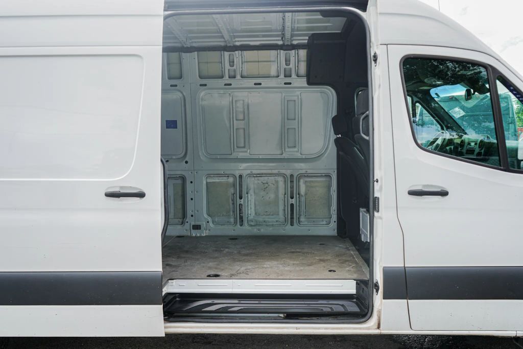 
								2023 Mercedes-Benz Sprinter 2500 Cargo High Roof w/170  WB Van 3D full									