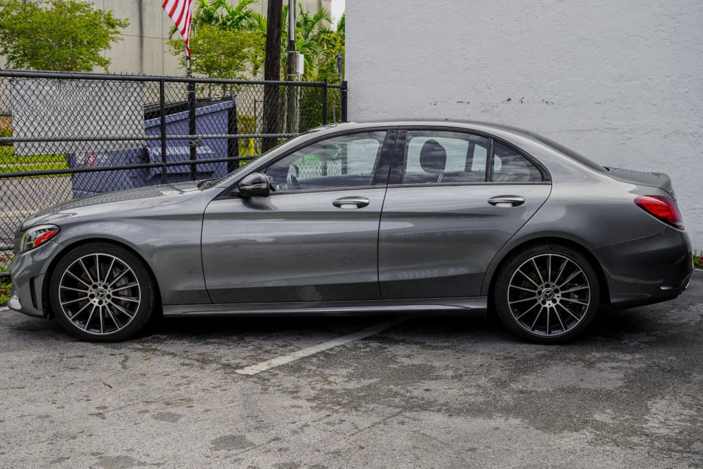 
								2019 Mercedes-Benz C-Class C 300 Sedan 4D full									