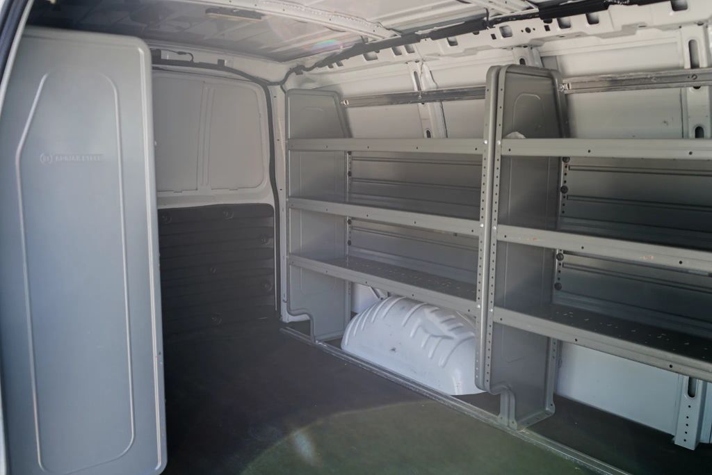 
								2021 Chevrolet Express 2500 Cargo Regular Van 3D full									