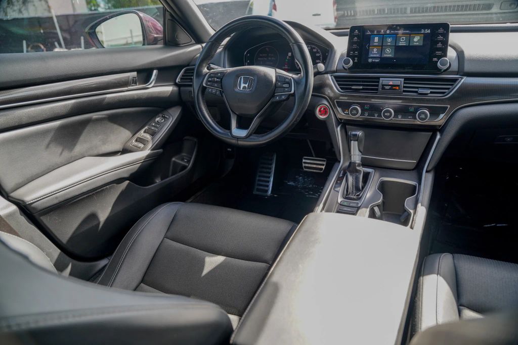 
								2021 Honda Accord Sport Sedan 4D full									