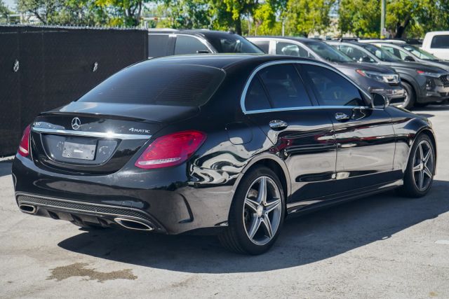 
								2017 Mercedes-Benz C-Class C 300 4MATIC Sedan 4D full									