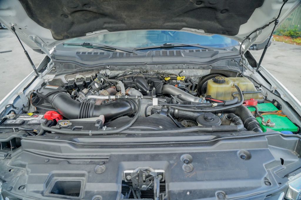 
								2019 Ford F250 Super Duty Crew Cab Lariat Pickup 4D 6 3/4 ft full									