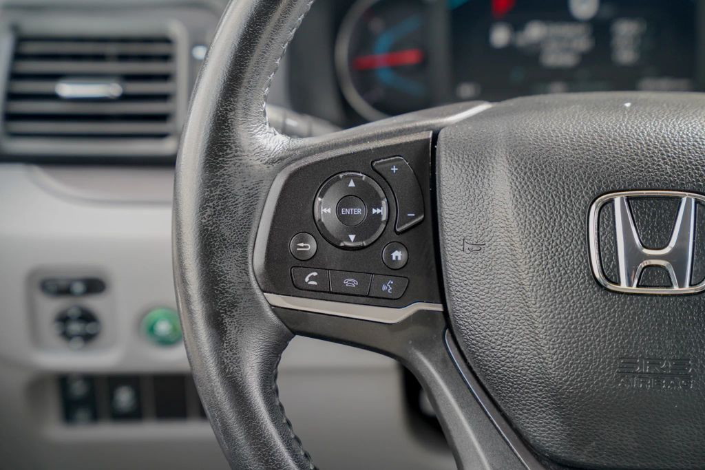 
								2020 Honda Pilot EX-L Sport Utility 4D full									