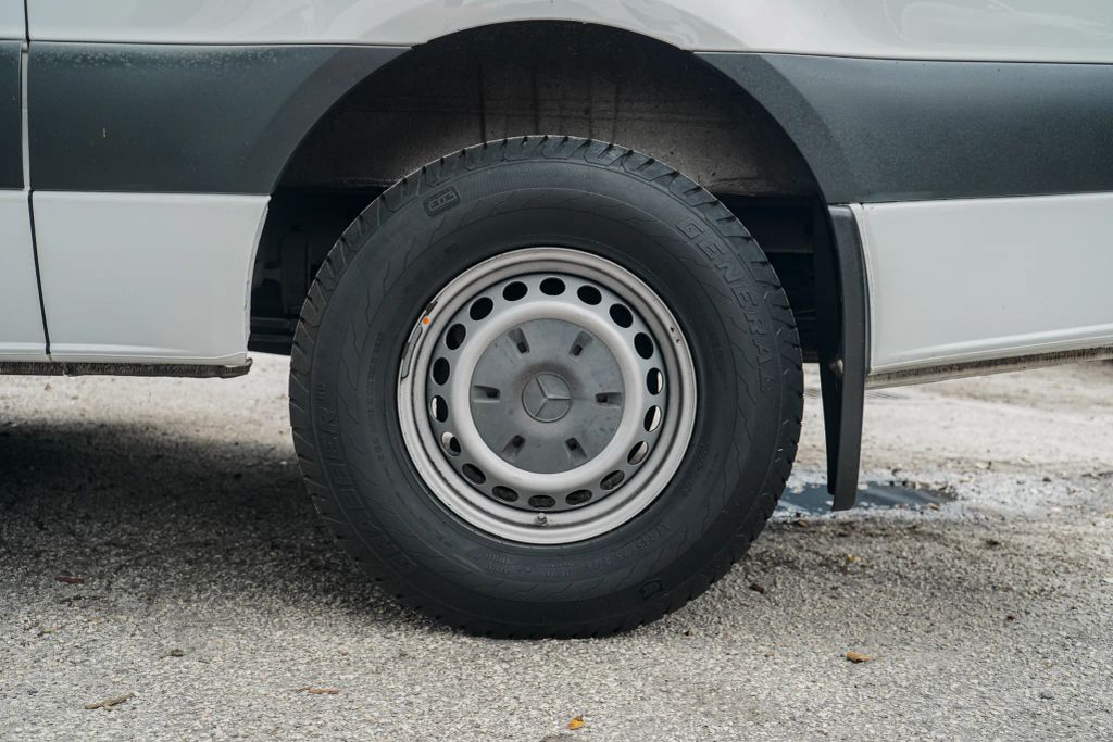 
								2021 Mercedes-Benz Sprinter 2500 Passenger High Roof w/144  WB Van 3D full									