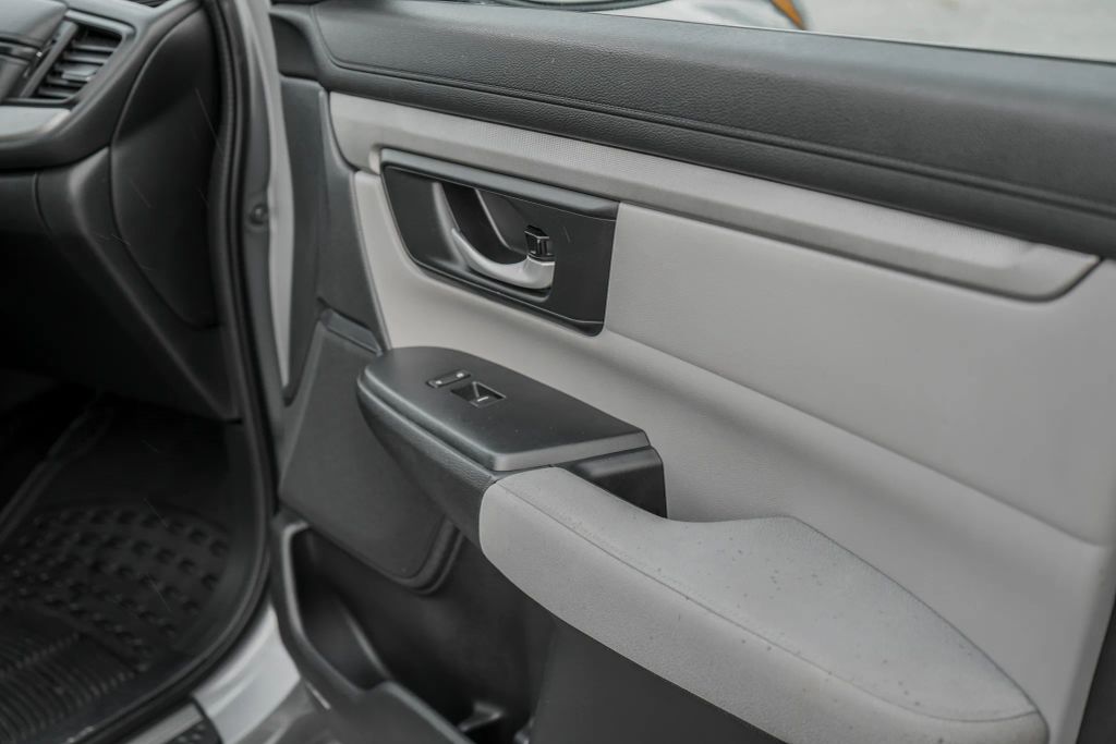 
								2018 Honda CR-V LX Sport Utility 4D full									