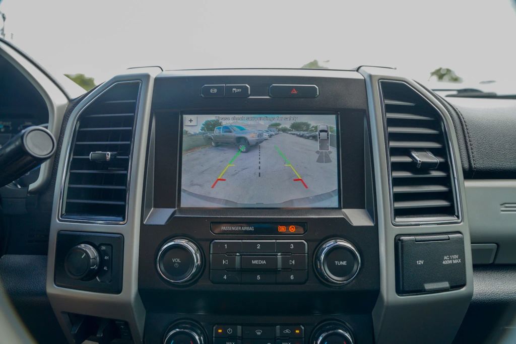 
								2019 Ford F250 Super Duty Crew Cab Lariat Pickup 4D 6 3/4 ft full									