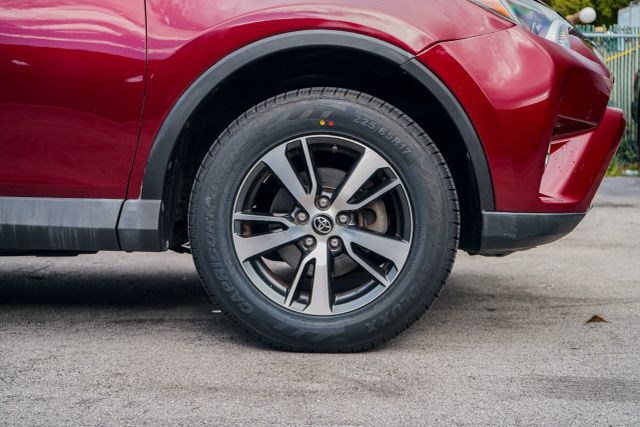 
								2018 Toyota RAV4 XLE Sport Utility 4D full									