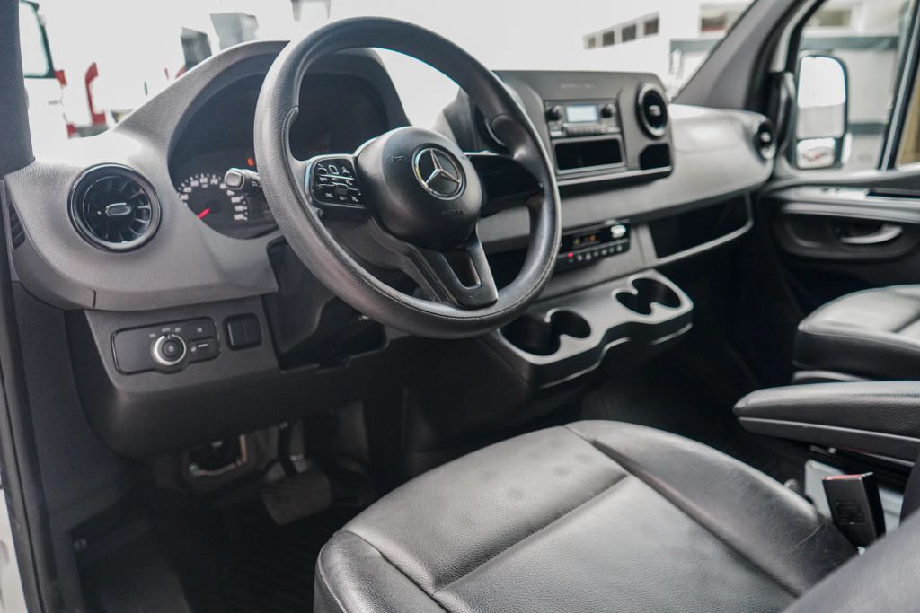 
								2021 Mercedes-Benz Sprinter 2500 Passenger High Roof w/144  WB Van 3D full									