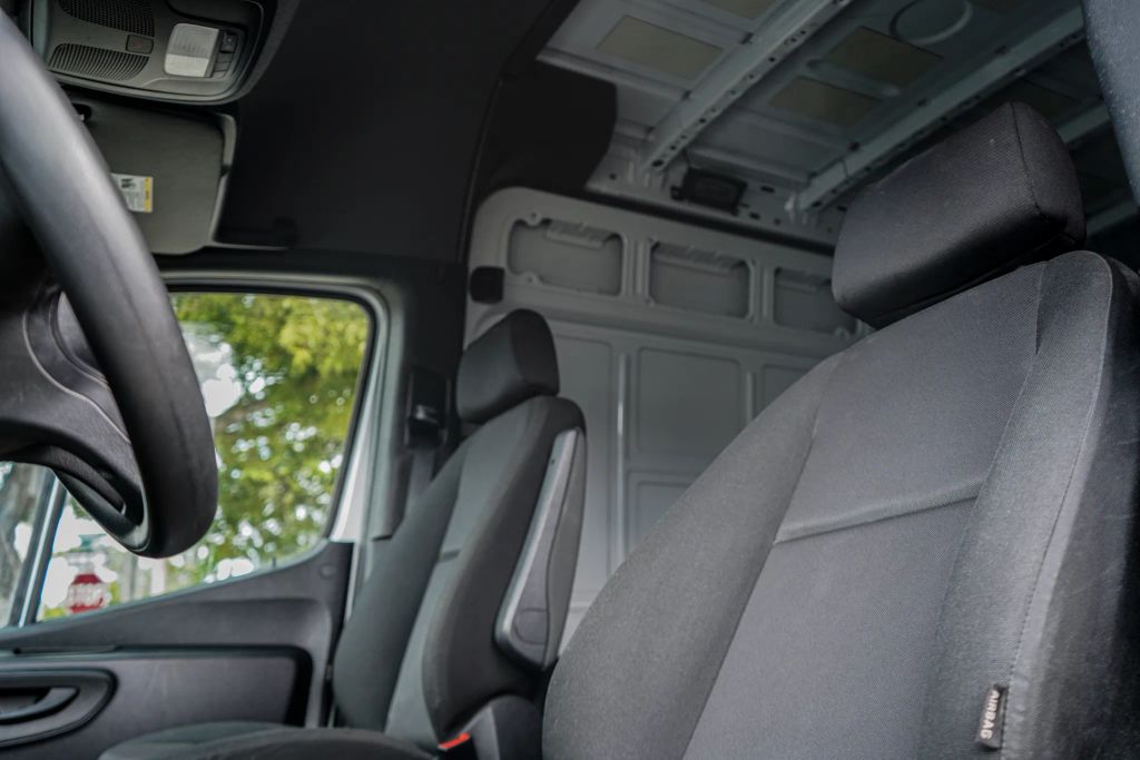 
								2023 Mercedes-Benz Sprinter 2500 Cargo High Roof w/170  WB Van 3D full									