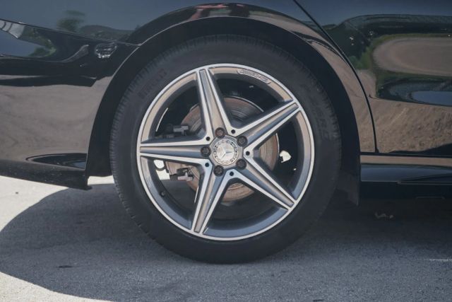 
								2017 Mercedes-Benz C-Class C 300 4MATIC Sedan 4D full									