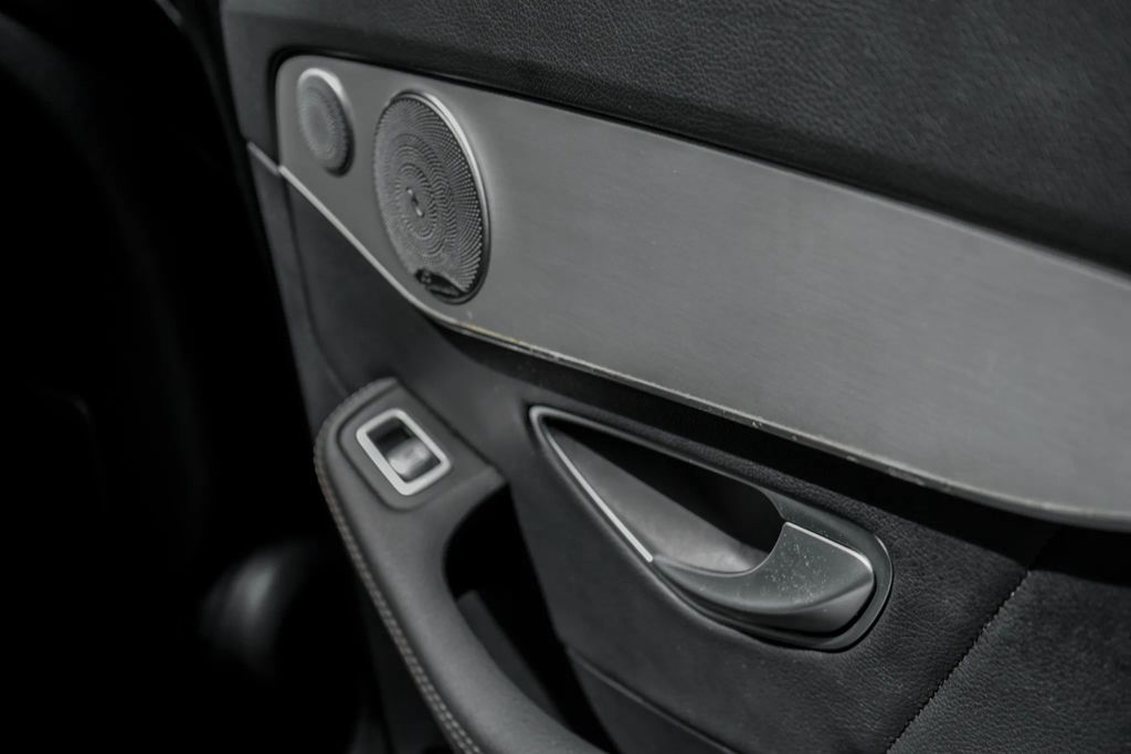 
								2019 Mercedes-Benz C-Class C 300 Sedan 4D full									