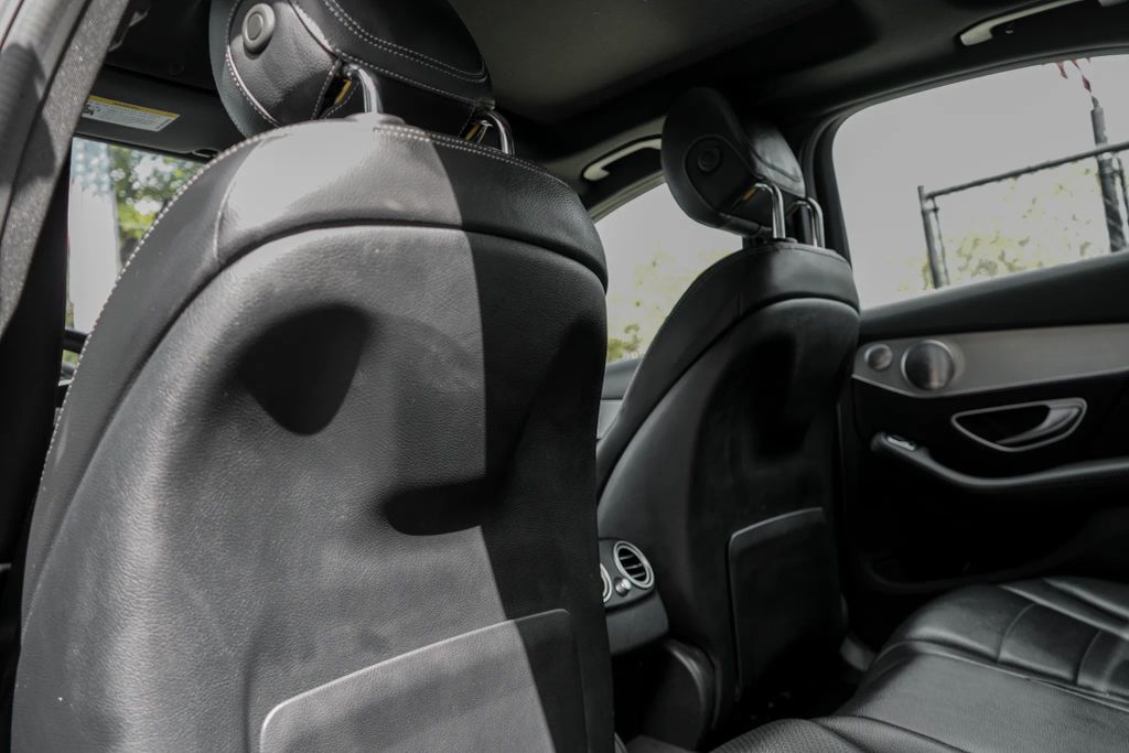 
								2019 Mercedes-Benz C-Class C 300 Sedan 4D full									