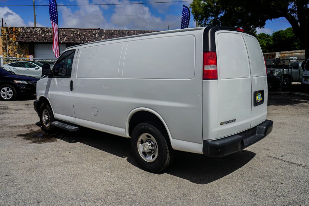 
								2021 Chevrolet Express 2500 Cargo Regular Van 3D full									