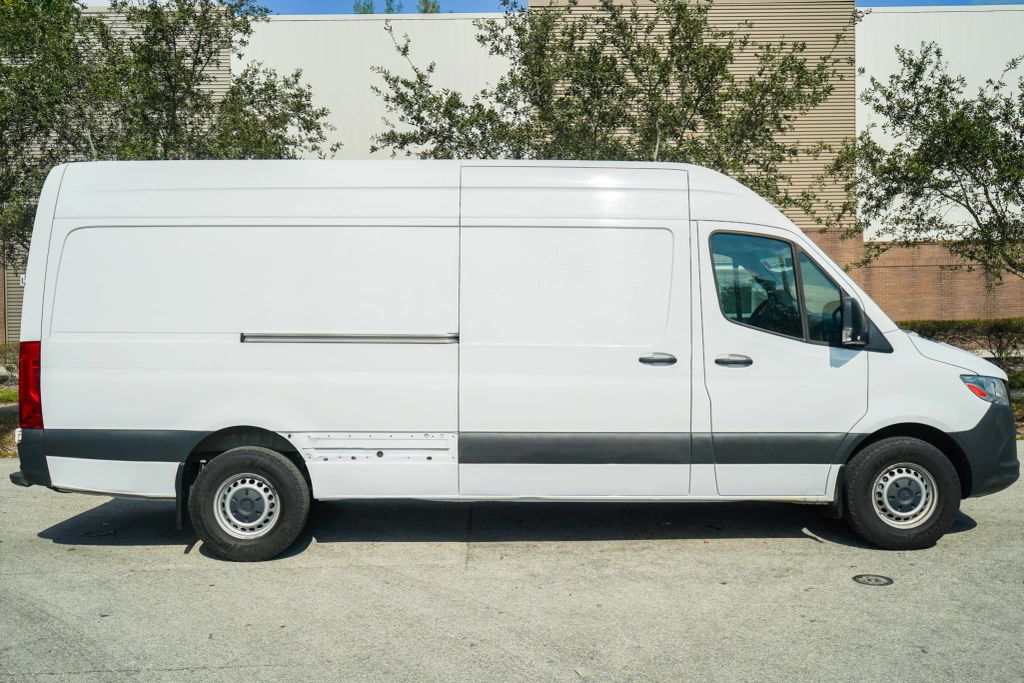 
								2023 Mercedes-Benz Sprinter 2500 Cargo High Roof w/170  WB Van 3D full									