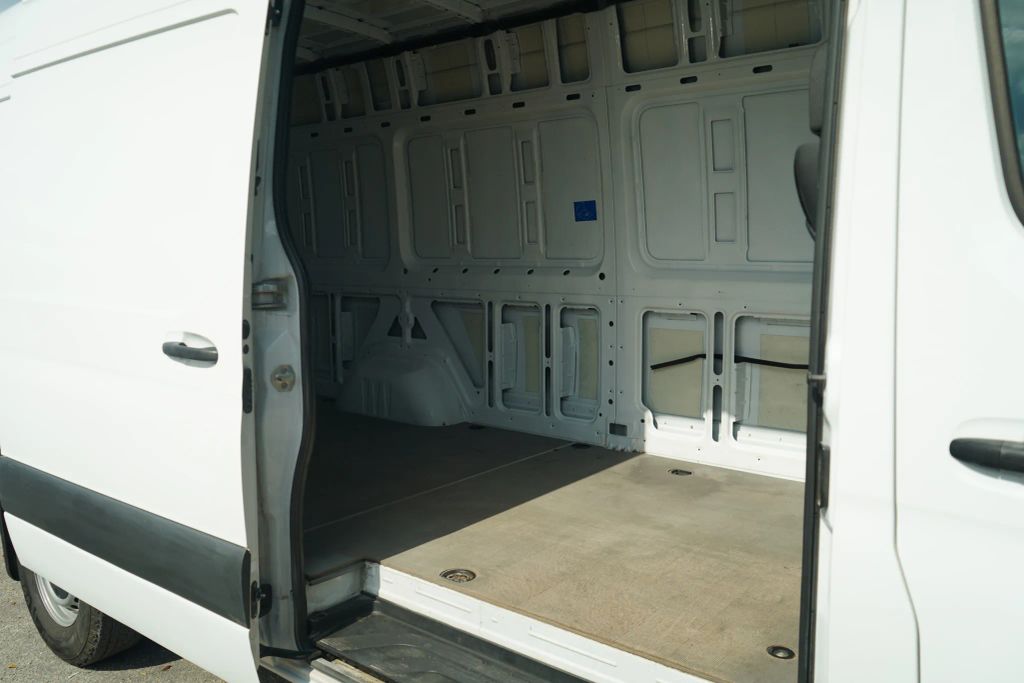 
								2023 Mercedes-Benz Sprinter 2500 Cargo High Roof w/170  WB Van 3D full									