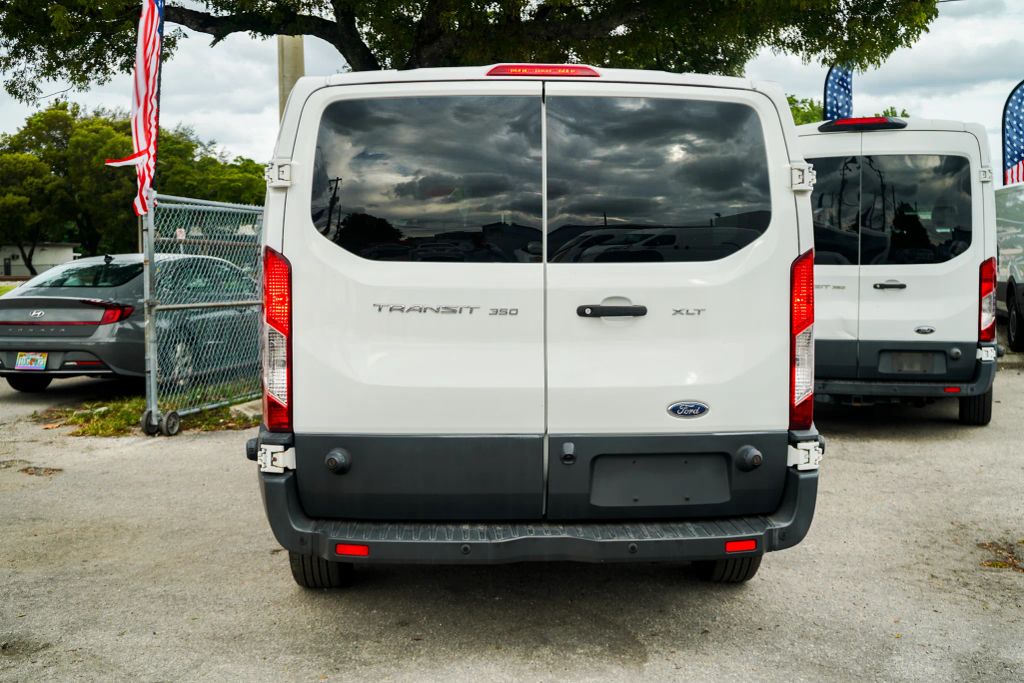 
								2018 Ford Transit 350 Wagon XLT w/Low Roof w/Sliding Side Door Van 3D full									