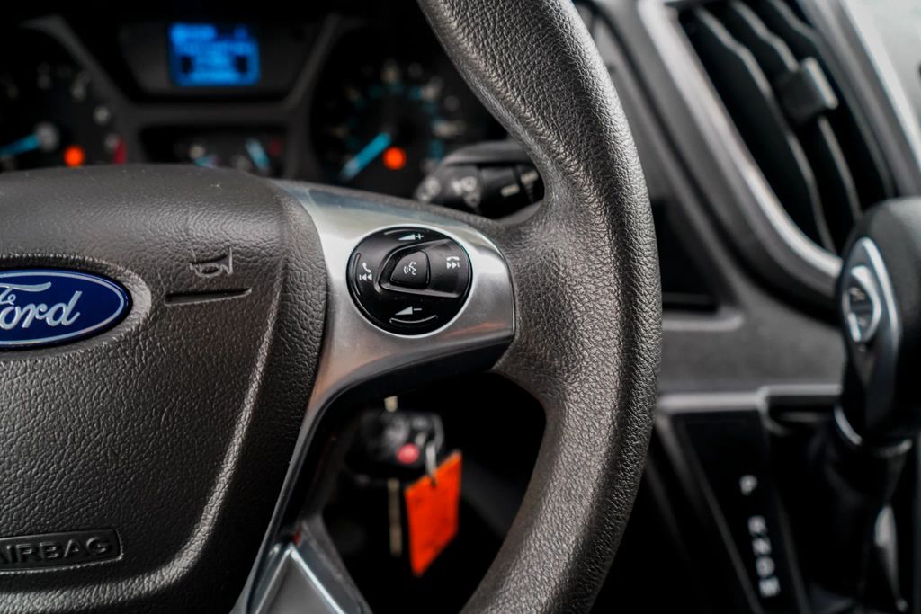 
								2018 Ford Transit 350 Wagon XLT w/Low Roof w/Sliding Side Door Van 3D full									