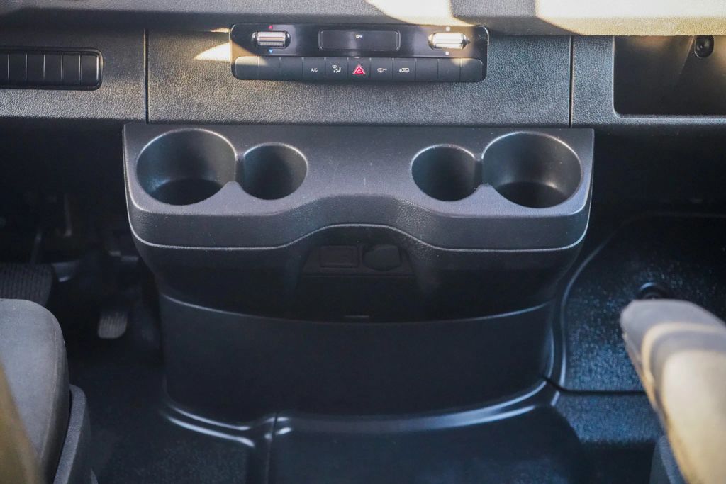 
								2022 Mercedes-Benz Sprinter 2500 Cargo High Roof w/170  WB Van 3D full									