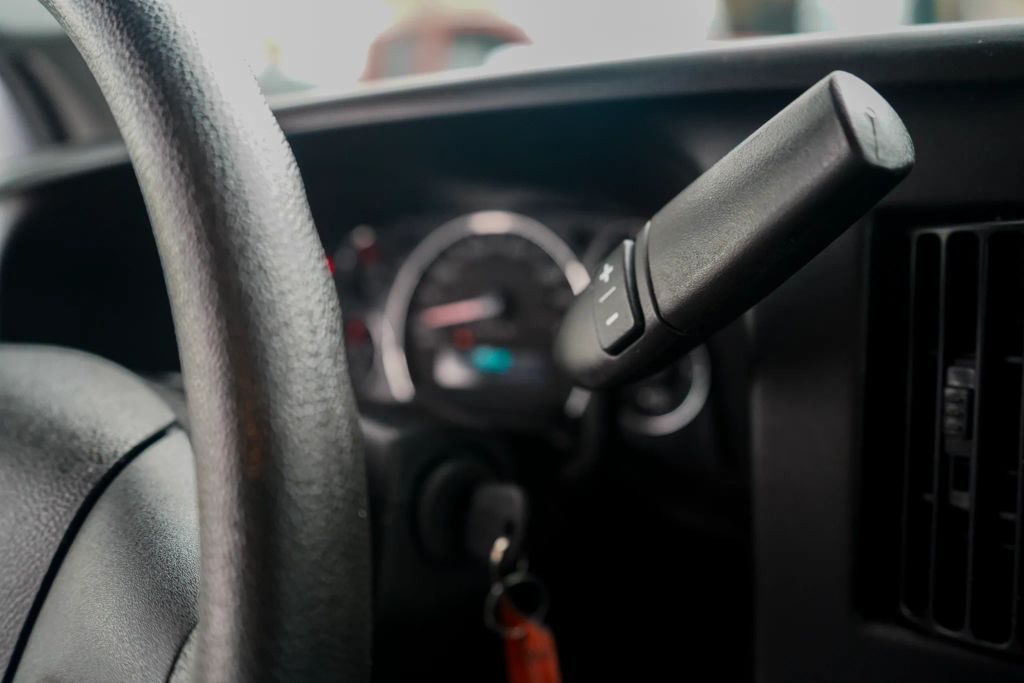 
								2017 Chevrolet Express Commercial Cutaway Cutaway Van 2D full									