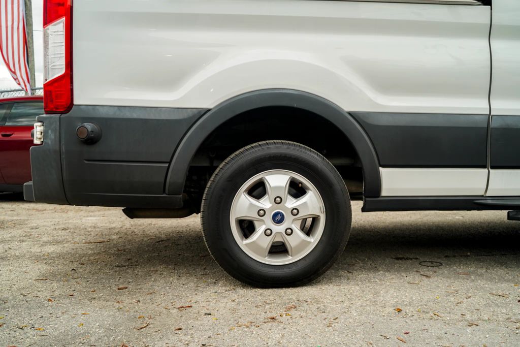 
								2018 Ford Transit 350 Wagon XLT w/Low Roof w/Sliding Side Door Van 3D full									