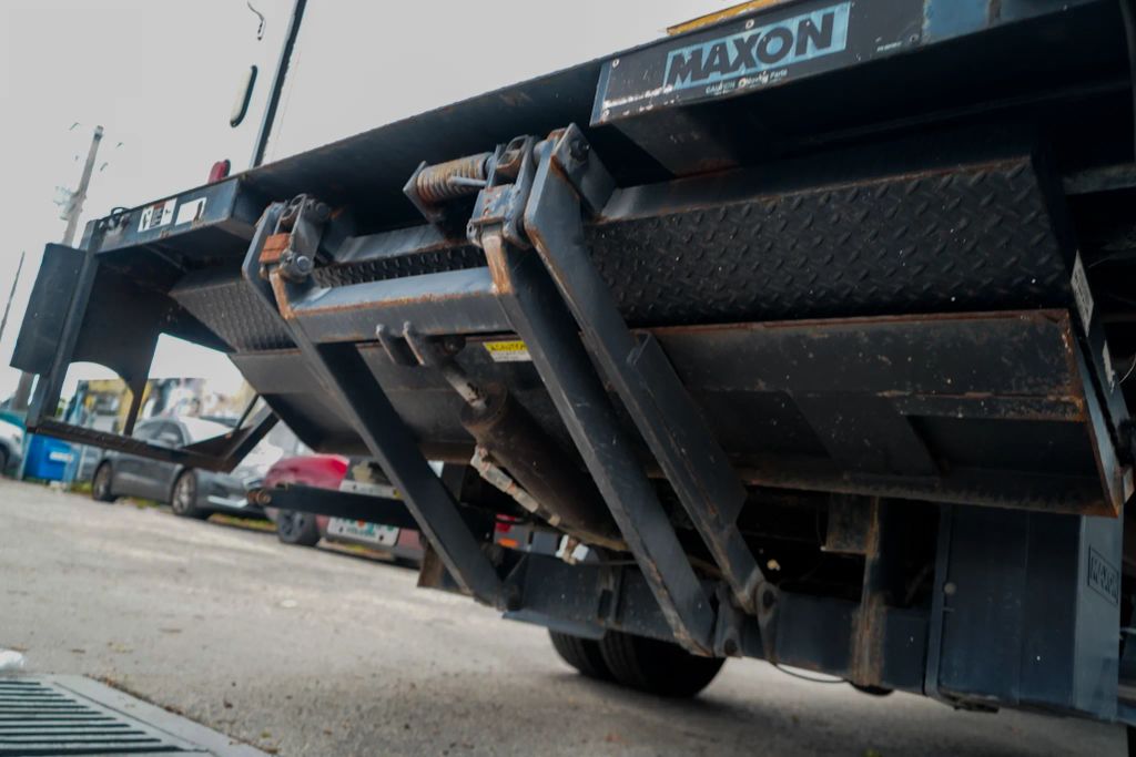 
								2017 Chevrolet Express Commercial Cutaway Cutaway Van 2D full									