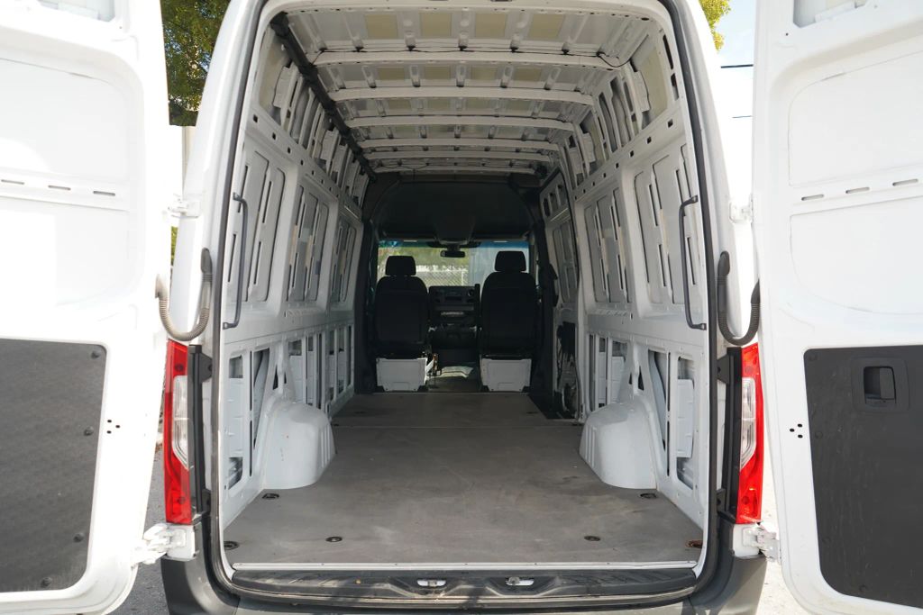 
								2023 Mercedes-Benz Sprinter 2500 Cargo High Roof w/170  WB Van 3D full									