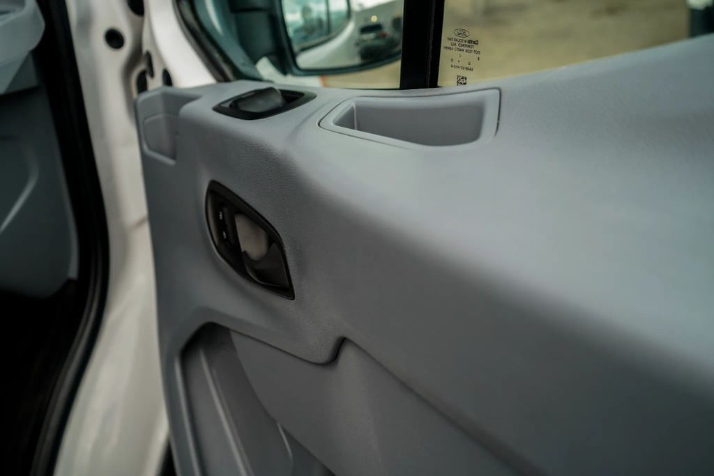 
								2018 Ford Transit 350 Wagon XLT w/Low Roof w/Sliding Side Door Van 3D full									