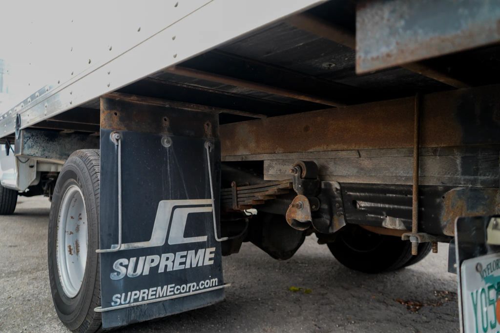 
								2017 Chevrolet Express Commercial Cutaway Cutaway Van 2D full									