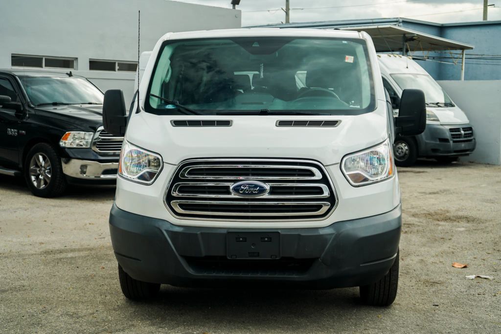 
								2018 Ford Transit 350 Wagon XLT w/Low Roof w/Sliding Side Door Van 3D full									