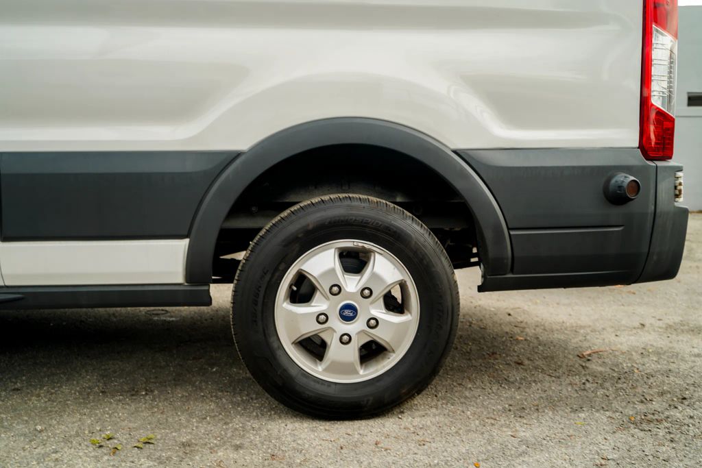 
								2018 Ford Transit 350 Wagon XLT w/Low Roof w/Sliding Side Door Van 3D full									