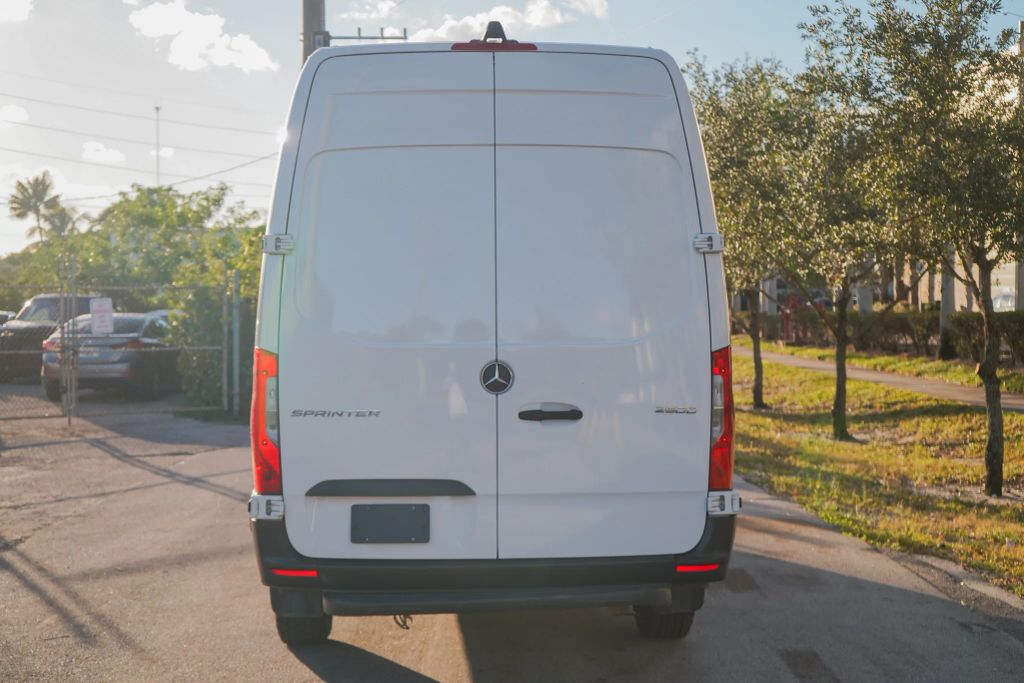 
								2022 Mercedes-Benz Sprinter 2500 Cargo High Roof w/170  WB Van 3D full									
