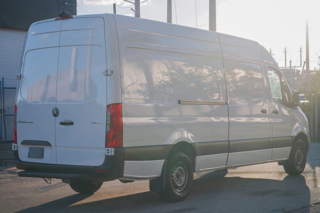 
								2022 Mercedes-Benz Sprinter 2500 Cargo High Roof w/170  WB Van 3D full									