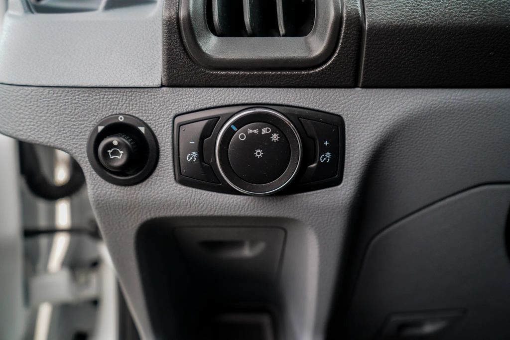 
								2018 Ford Transit 350 Wagon XLT w/Low Roof w/Sliding Side Door Van 3D full									