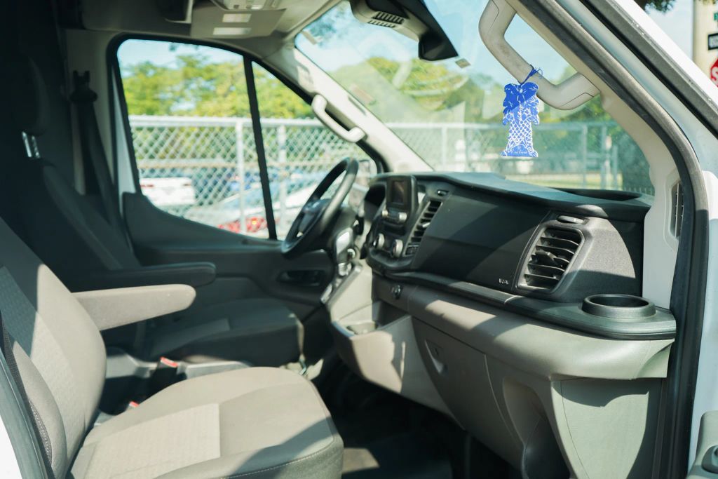 
								2021 Ford Transit 250 Cargo Van Medium Roof w/LWB Van 3D full									