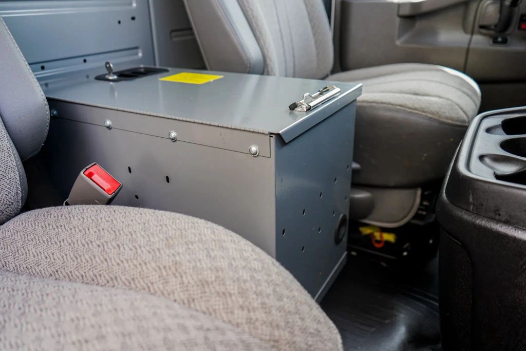 
								2017 Chevrolet Express 2500 Cargo Extended Van 3D full									