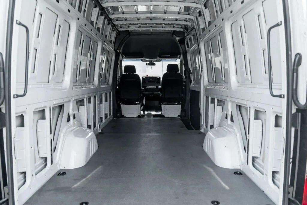 
								2023 Mercedes-Benz Sprinter 2500 Cargo High Roof w/170  WB Van 3D full									