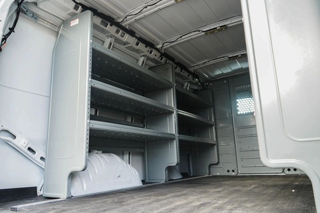 
								2017 Chevrolet Express 2500 Cargo Extended Van 3D full									