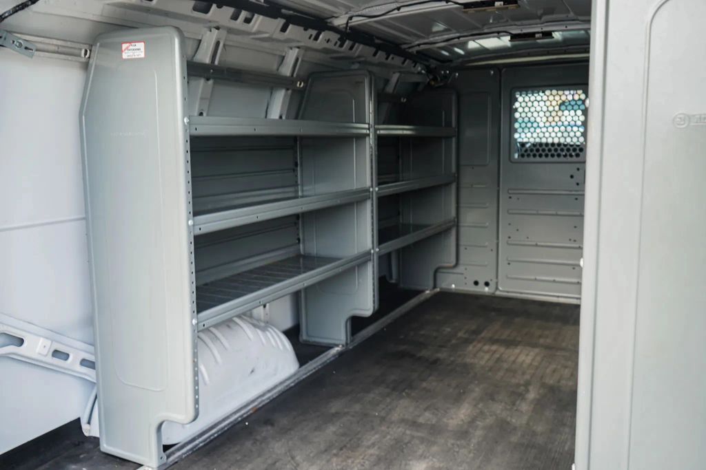 
								2017 Chevrolet Express 2500 Cargo Extended Van 3D full									