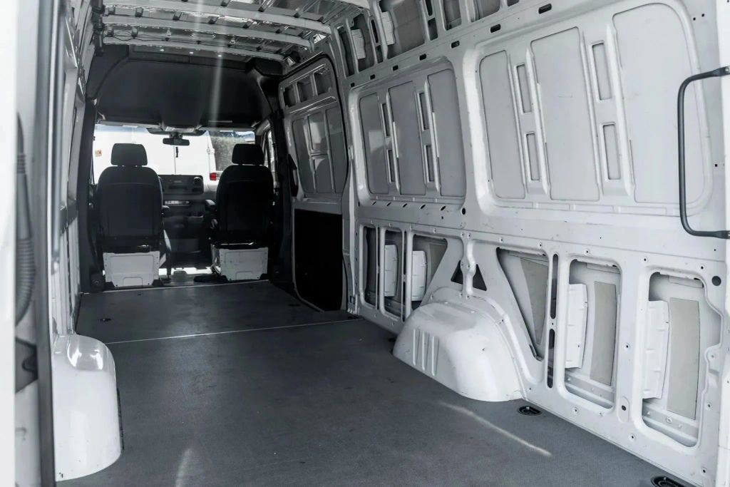 
								2023 Mercedes-Benz Sprinter 2500 Cargo High Roof w/170  WB Van 3D full									