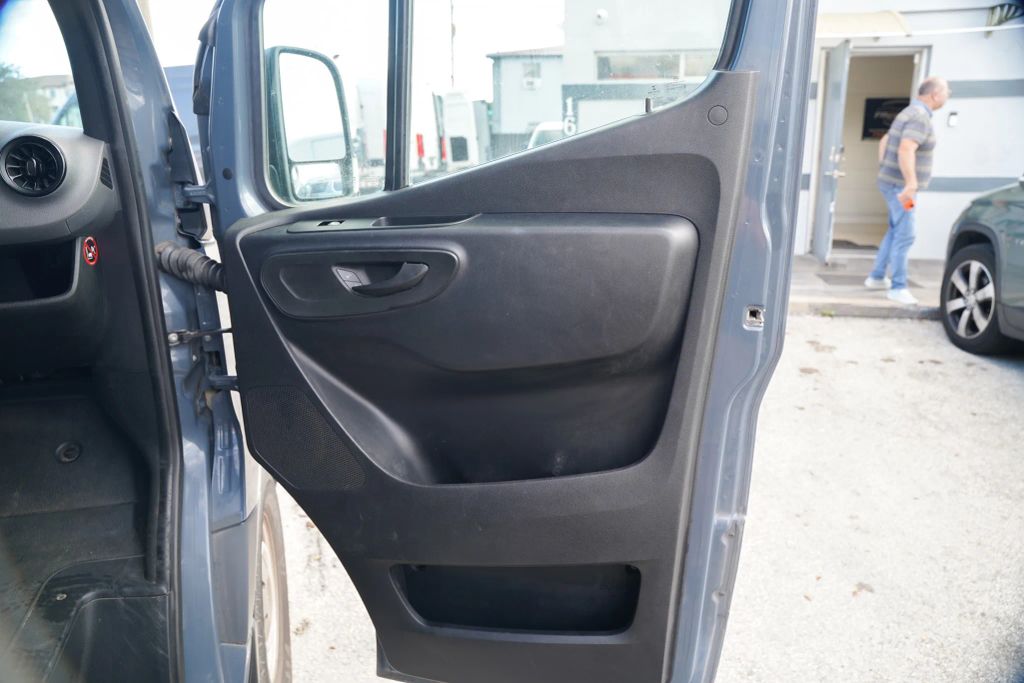 
								2019 Mercedes-Benz Sprinter 2500 Cargo High Roof w/170  WB Van 3D full									