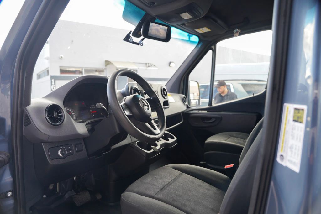 
								2019 Mercedes-Benz Sprinter 2500 Cargo High Roof w/170  WB Van 3D full									