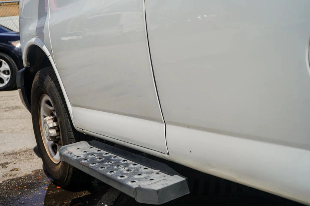 
								2017 Chevrolet Express 2500 Cargo Extended Van 3D full									