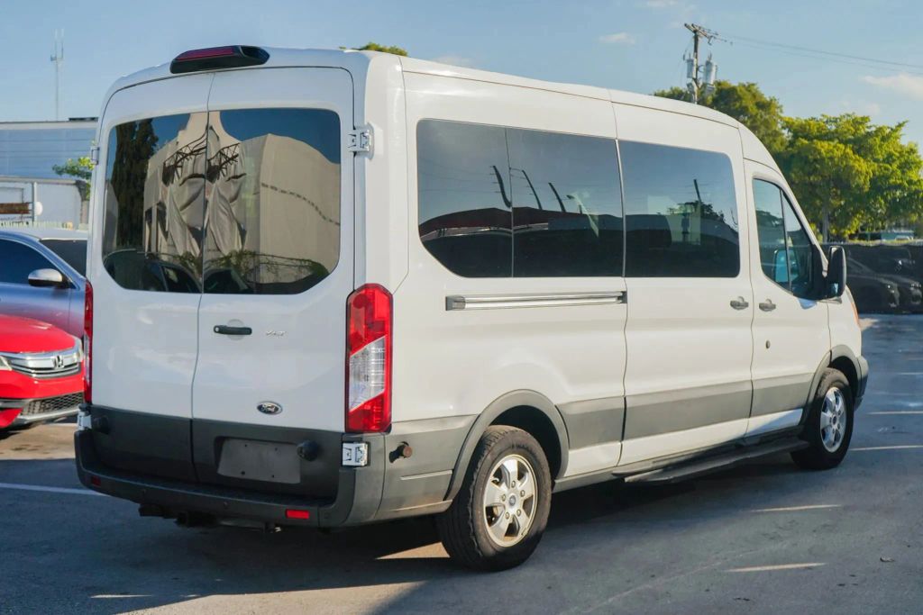 
								2018 Ford Transit 350 Wagon XLT w/Medium Roof w/Sliding Side Door Van 3D full									